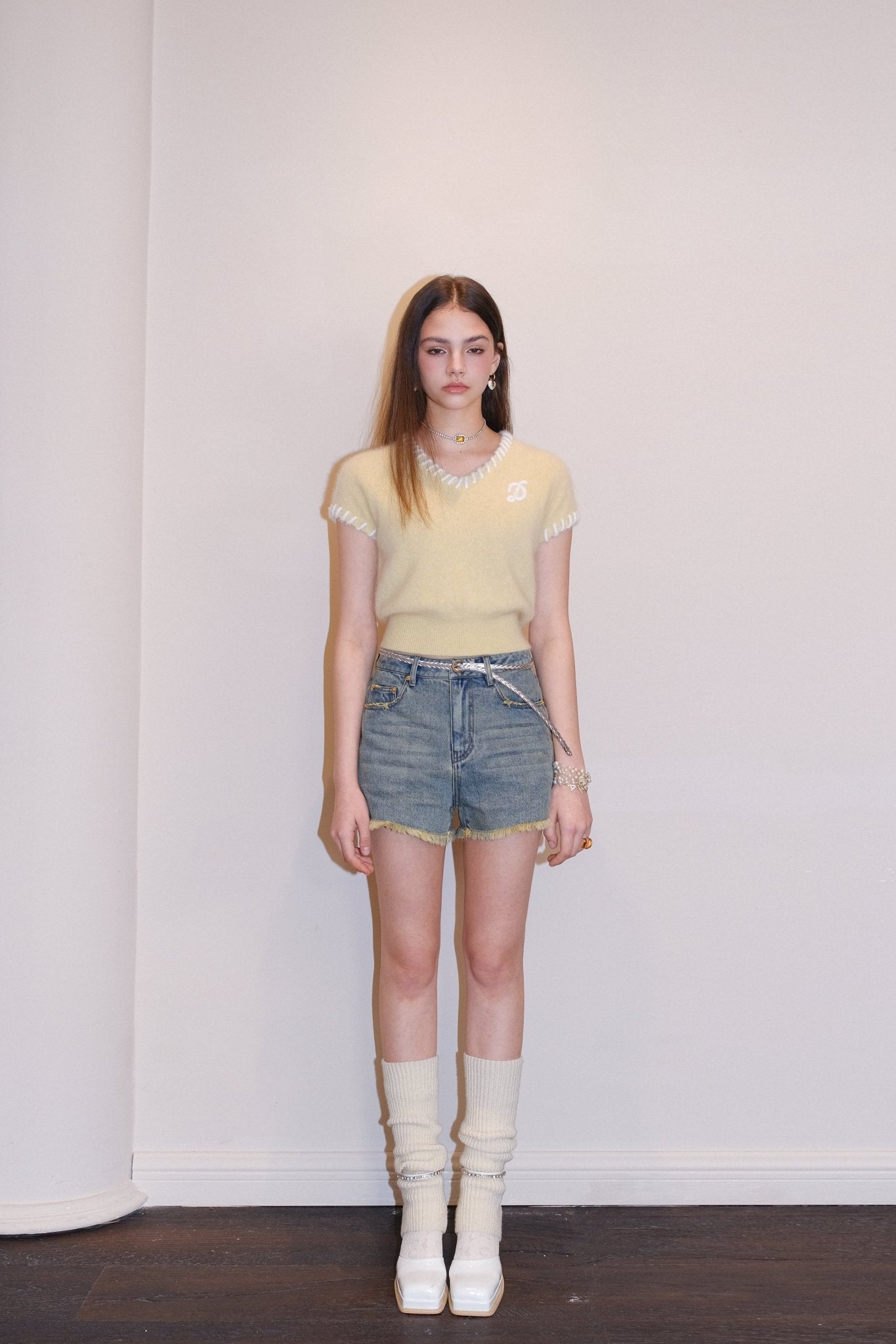 DIANA VEVINA V-Neck Knit Tender Short Top Yellow