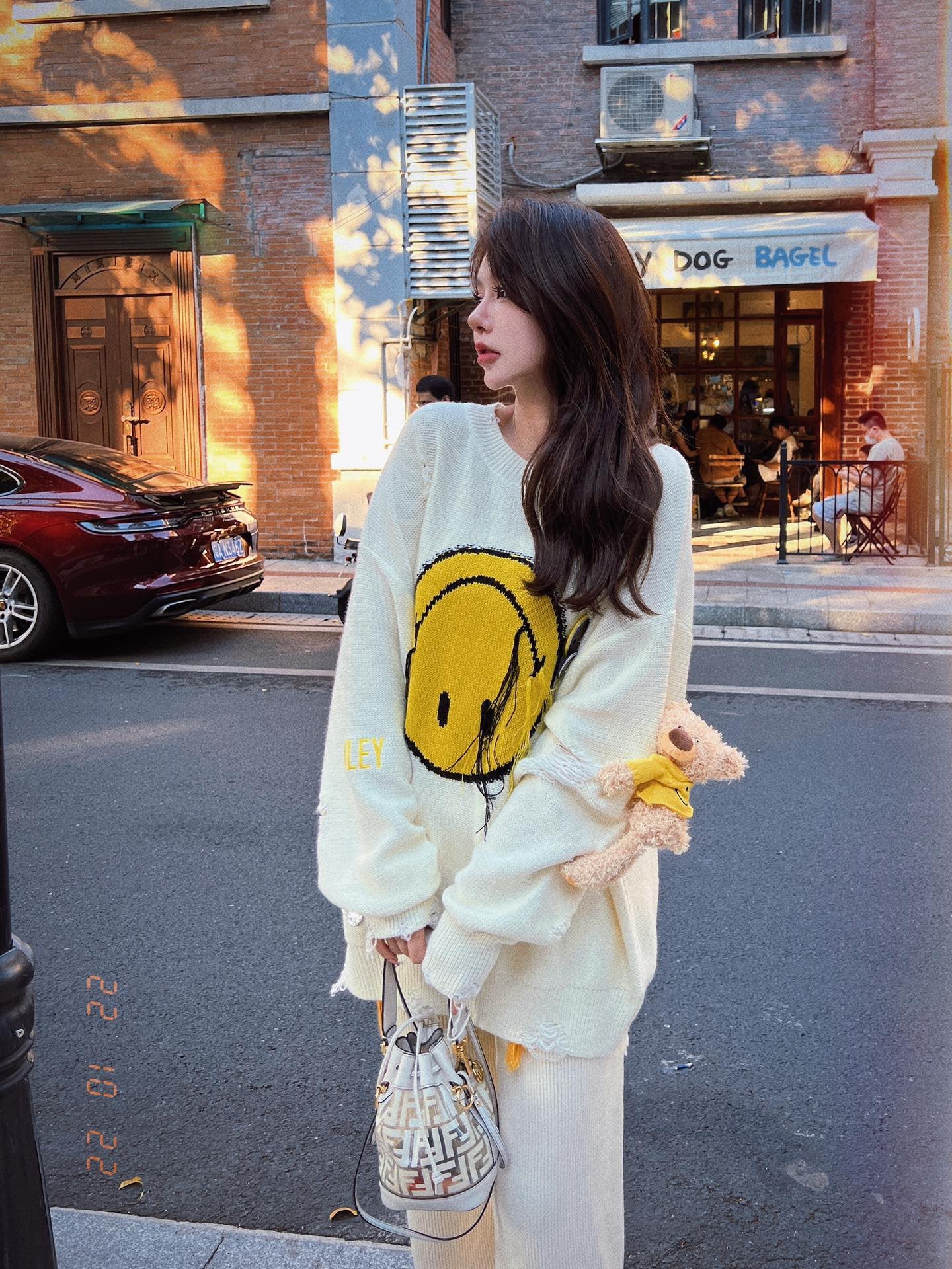 13De Marzo x Smiley Broken Suture Pin Sweater White