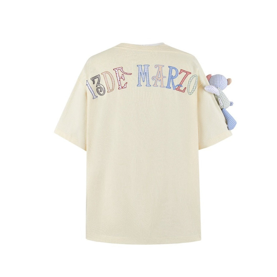 13DE MARZO Malposition Collar Logo T-shirt Cannoli Cream – Fixxshop