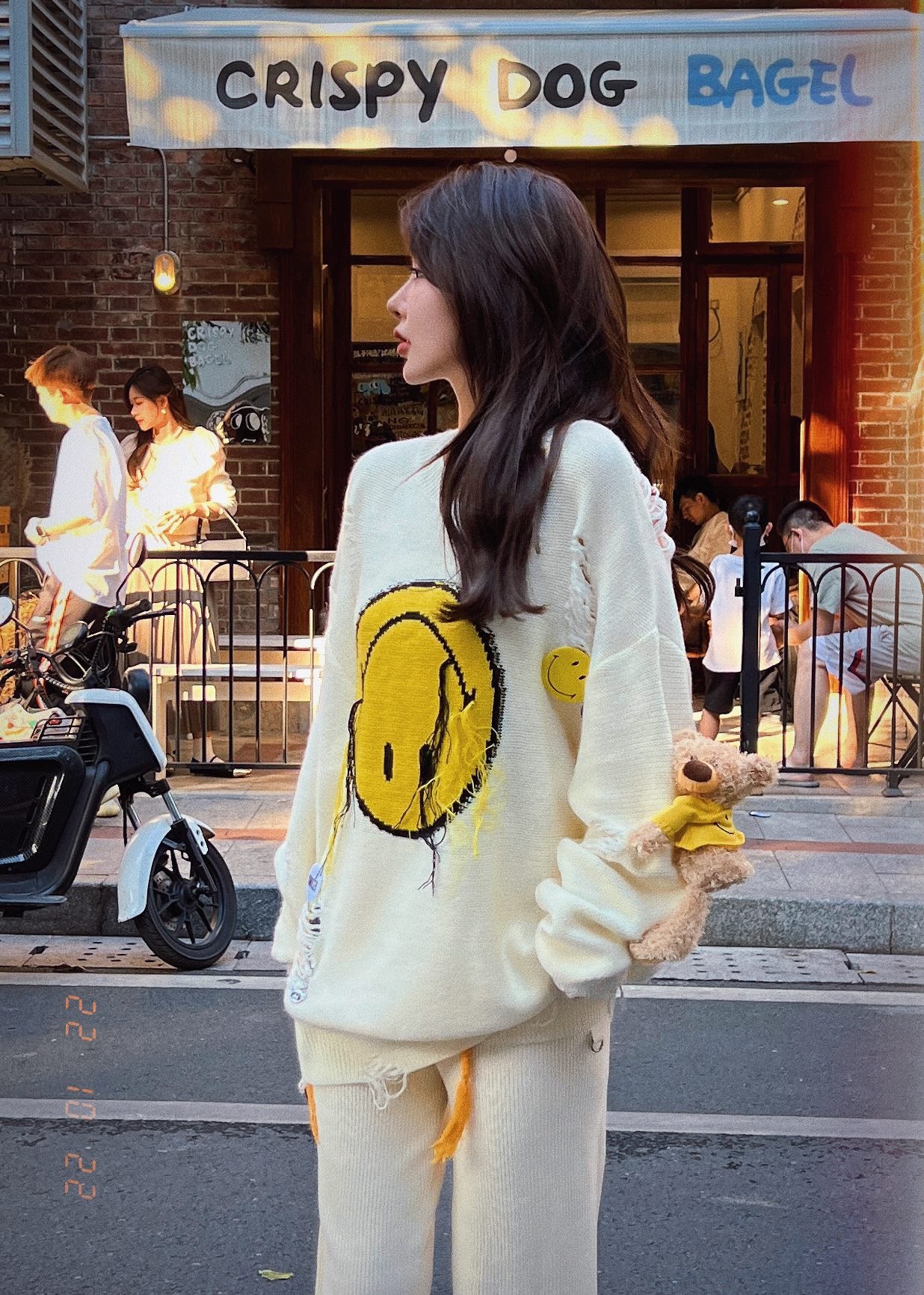 13De Marzo x Smiley Broken Suture Pin Sweater White