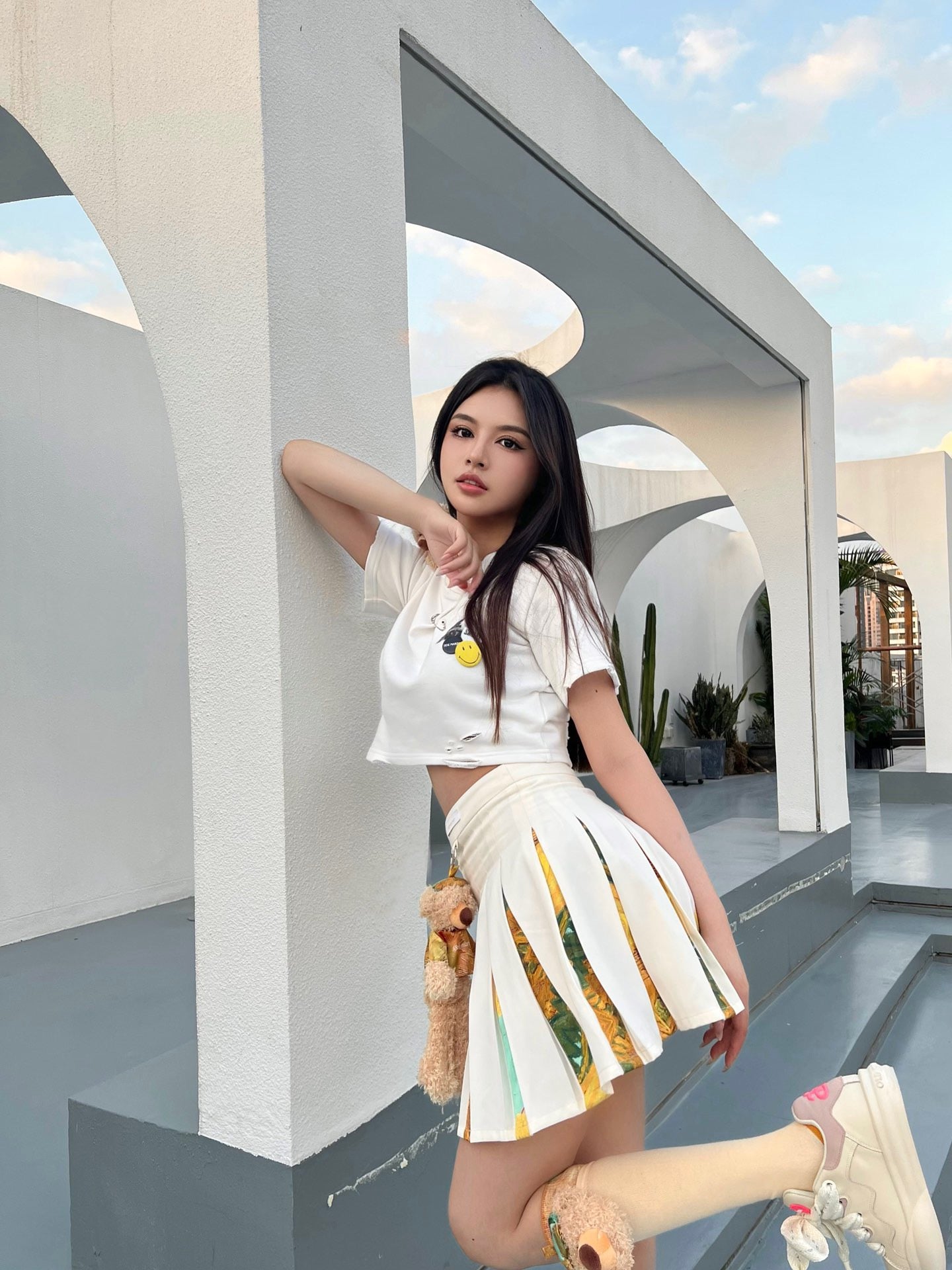 13DE MARZO Van Gogh Masterpiece Pleated Skirt Whisper White