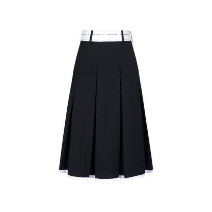 THREE QUARTERS Clashed Backless Top and LOGO Pleated Skirt Black
