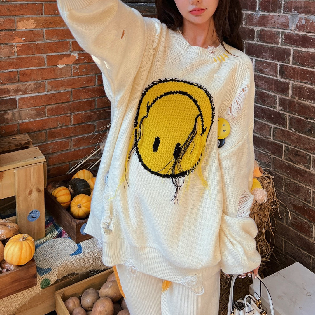 13De Marzo x Smiley Broken Suture Pin Sweater White