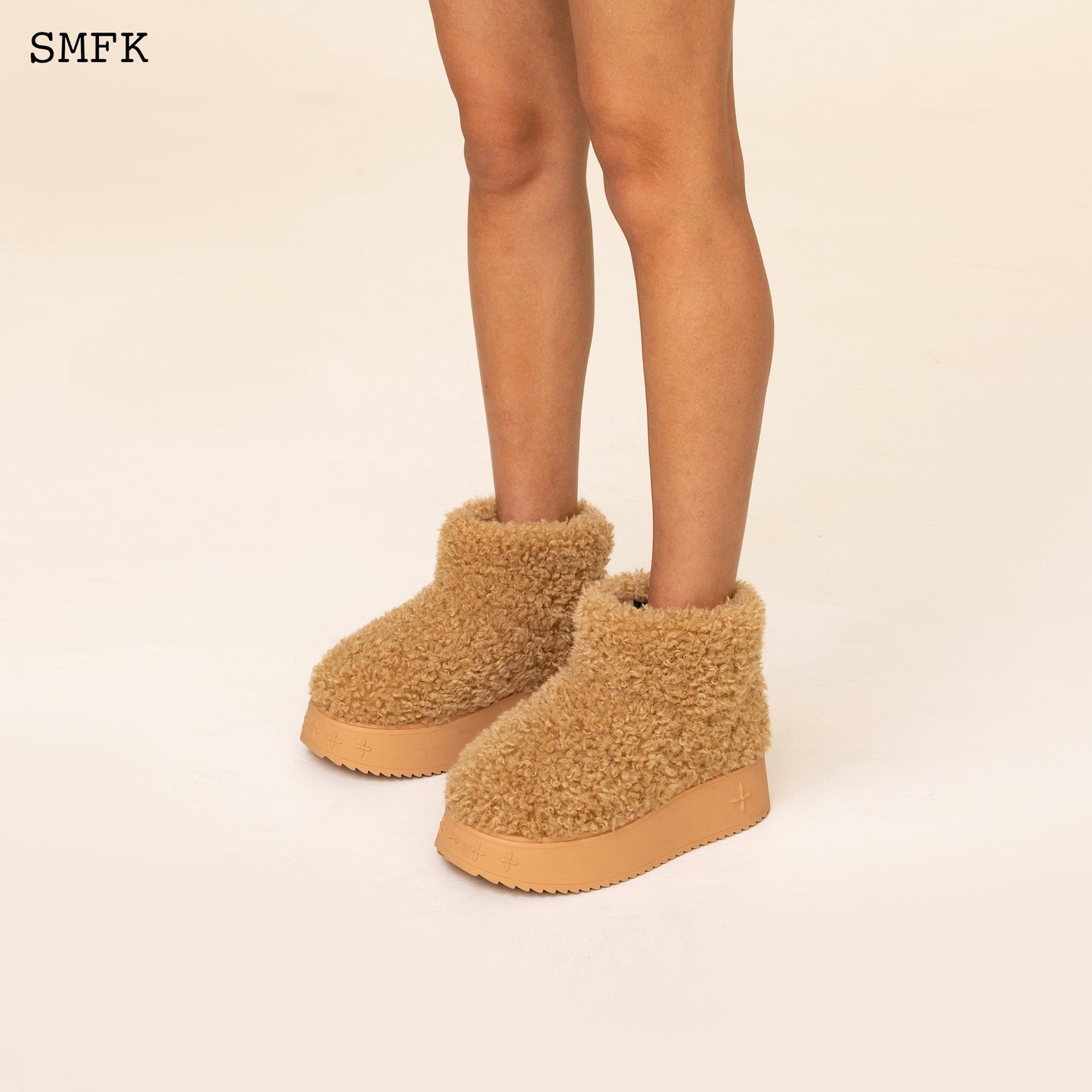 SMFK Compass Woolly Wheat Fluffy Short Boots