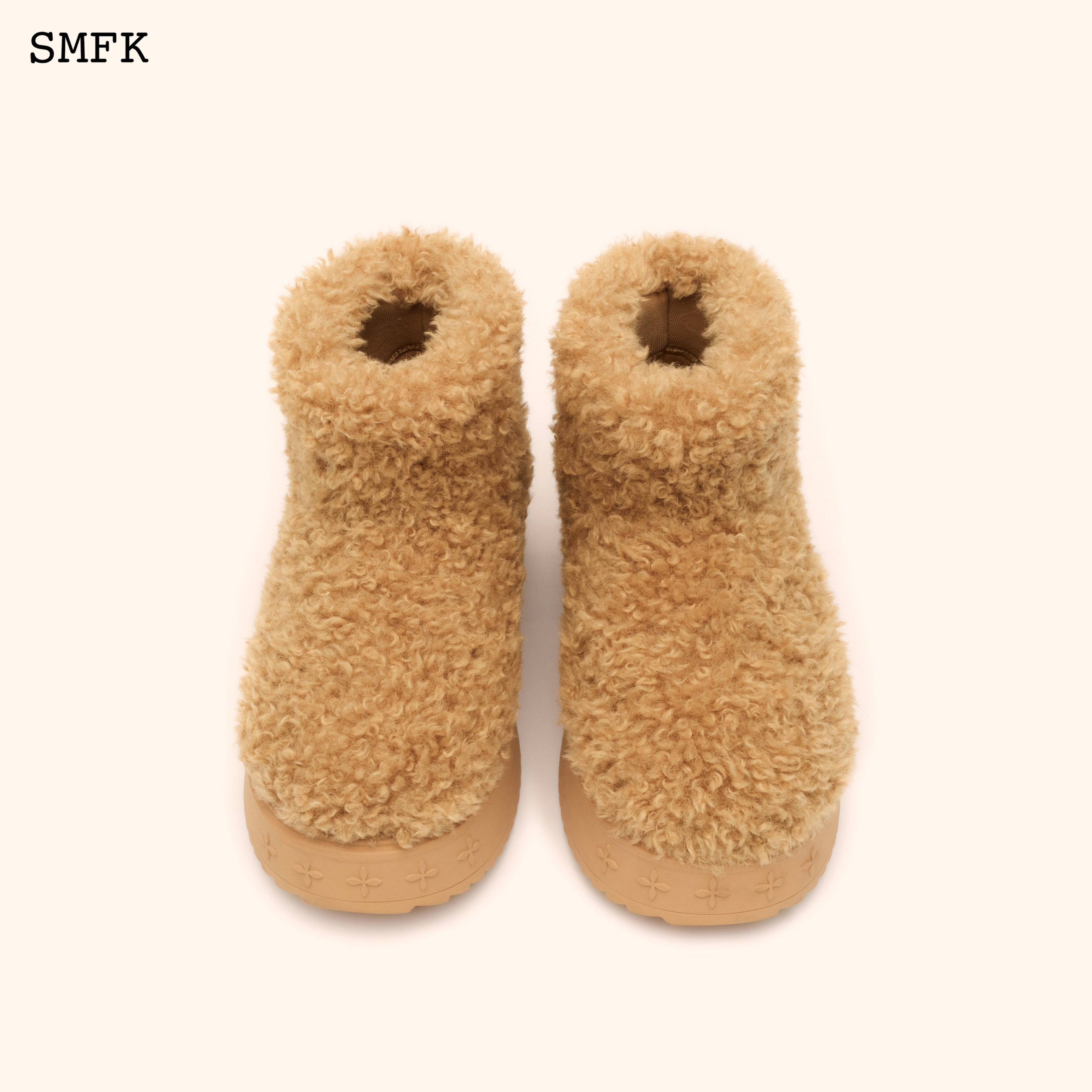 Short fluffy online boots