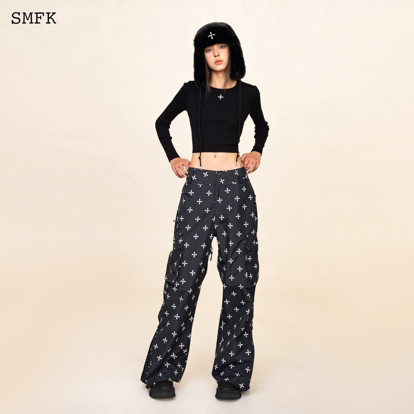 SMFK Compass Cross Rib Knitted Top In Black
